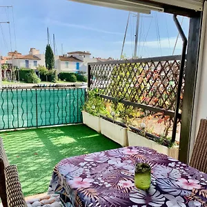 2-pieces-avec-terrasse-et-garage-a-port-grimaud.fr-provencehotel.com/